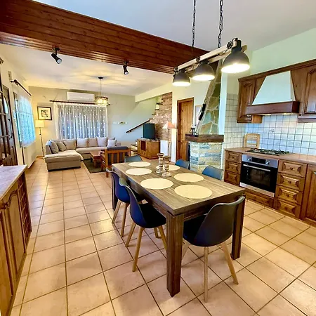 Apokas Villa *
